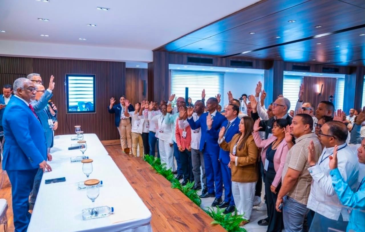 Alcalde de La Otra Banda, Alexander «El Hijo del Pueblo», es electo uno de los vicepresidentes nacionales de FEDODIM