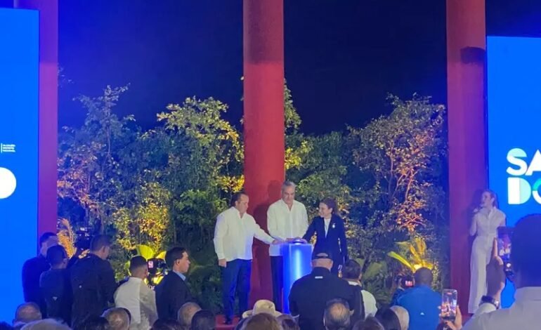 Presidente Abinader y alcaldesa del DN inauguran Parque Deportivo Paseo 30 de Mayo
