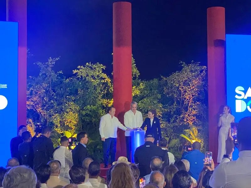 Presidente Abinader y alcaldesa del DN inauguran Parque Deportivo Paseo 30 de Mayo