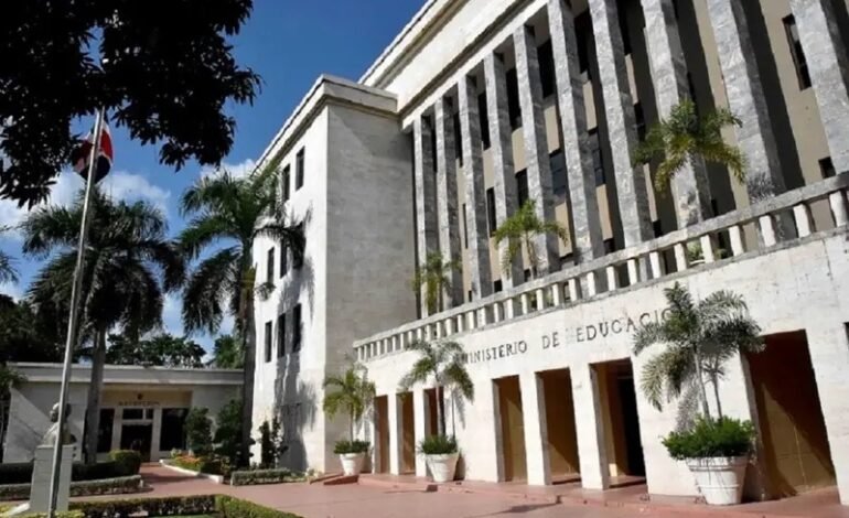 Ministerio de Educación convoca a más de 111 mil estudiantes a la primera convocatoría de las Pruebas Nacionales 2026