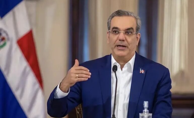 Sin pérdida de tiempo Abinader promulgó la Ley 30-26 para fortalecer la estabilidad económica ante la crisis mundial