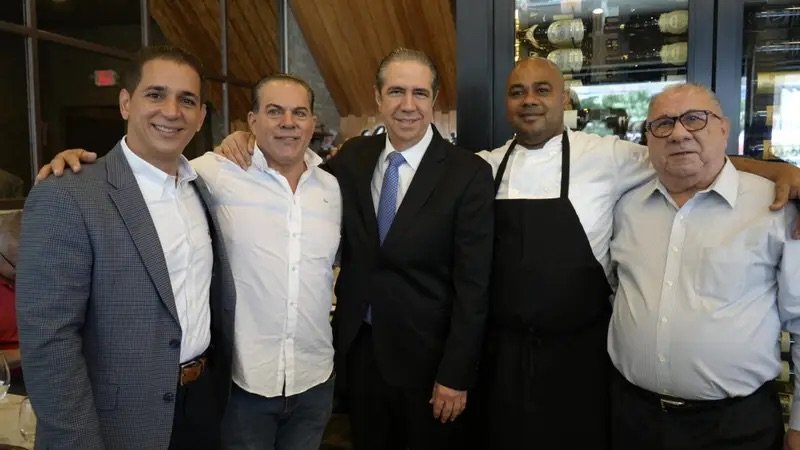 Francisco Javier presenta en Nueva York su visión de gobierno para período 2028-2032
