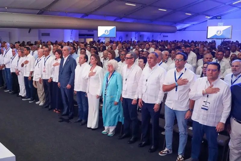 Abinader llama al PRM a preservar la unidad, la humildad y la cercanía con la gente para consolidar su obra de gobierno