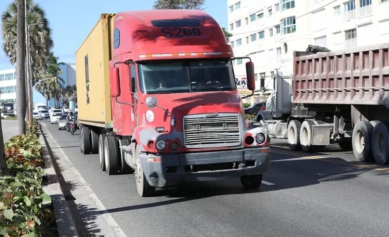La Alcaldía del Distrito Nacional propone plan piloto para regular circulación de vehículos de carga