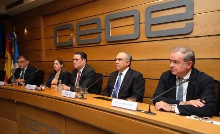Gobierno y empresarios dominicanos presentan a RD como plataforma industrial ante España