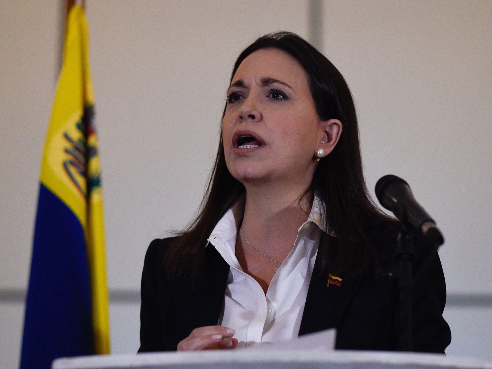 María Corina Machado dice que regresará a Venezuela tras los terremotos