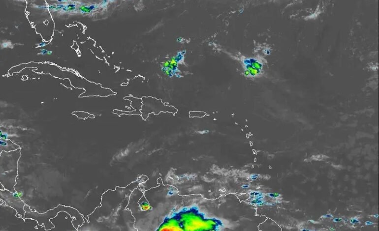 Indomet anuncia onda tropical provocarán aguaceros, tormentas eléctricas y ráfagas de viento este martes