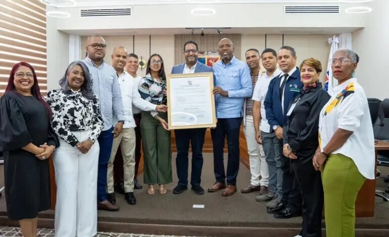 Concejo de Regidores de La Romana distingue a Benny Metz