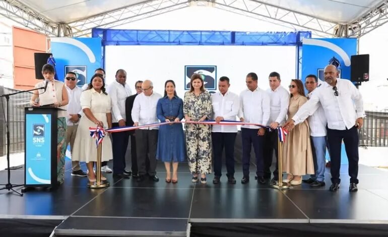 Raquel Peña y director del SNS entregan obras que fortalecen servicios de salud en Valverde