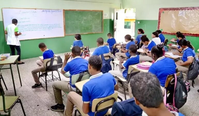 Educación aprueba dos semanas para recuperación de docencia