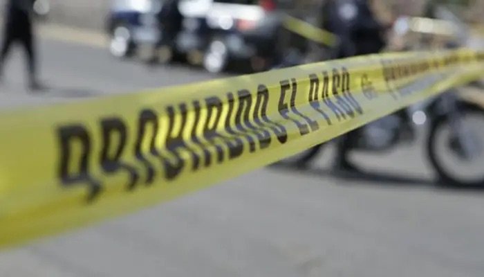 Madre e hijo mueren en circunstancias desconocidas en un apartamento de Piantini donde también hallaron una joven herida