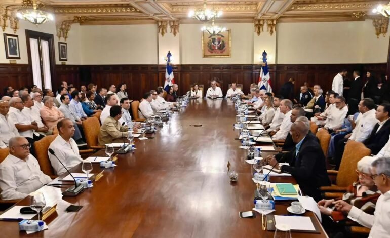 Abinader encabezará Consejo de Ministros este domingo en Santiago