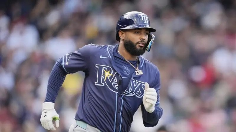 Junior Caminero «El Aguatero» rompe el empate con jonrón y guía triunfo de Tampa Bay sobre Angelinos