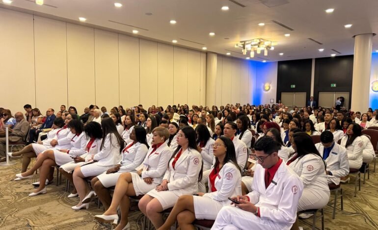 Maternidad la Altagracia entrega al país 41 nuevos especialistas en 5 especialidades médicas