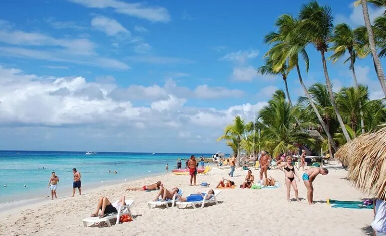 Radiografía del turismo dominicano: récords, crecimiento y la meta del MITUR de cerrar el año con 12 millones de turistas