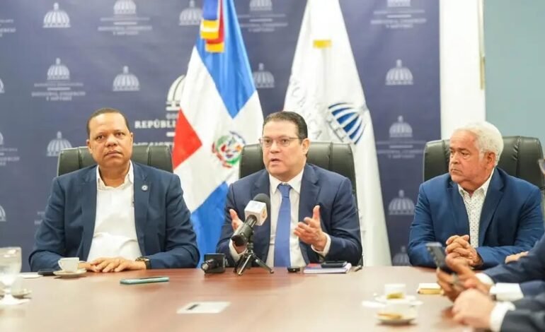 Industria y Comercio inicia diálogo con Adanegas por comisiones en pagos con tarjetas
