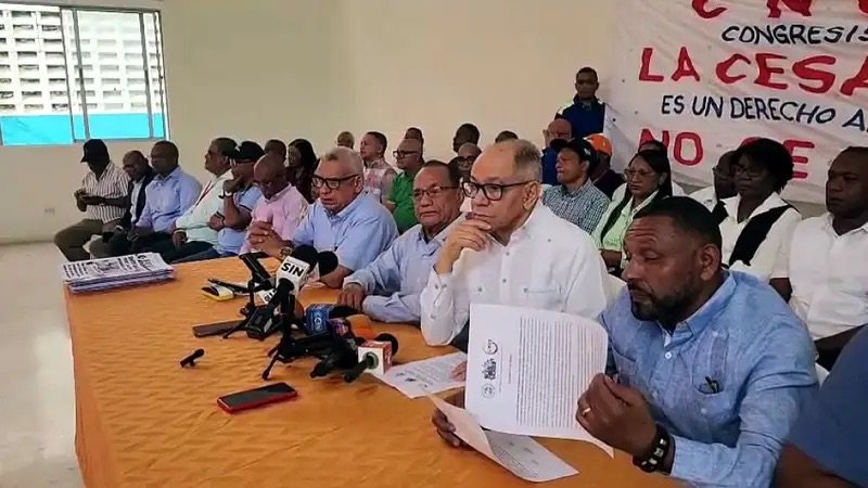 Grupos sindicales exigen al presidente Abinader retirar la reforma laboral si se modifica la cesantía