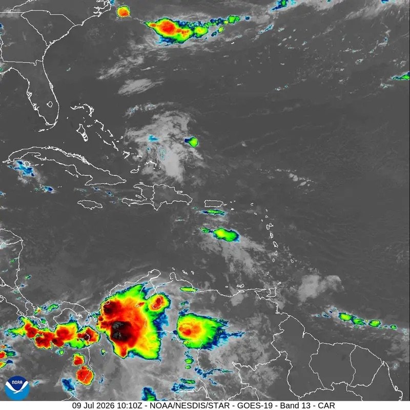 Indomet informa que vaguada y onda tropical generarán aguaceros y tormentas eléctricas este jueves