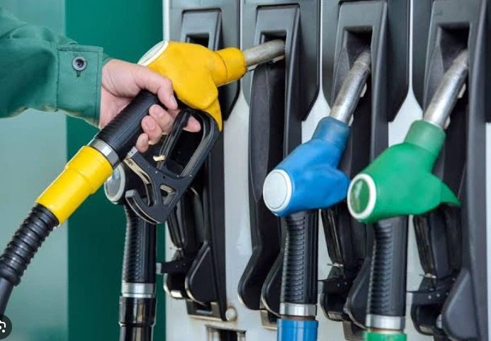 Gobierno reduce RD$3.00 a la gasolina y gasoil regular y RD$2.00 al GLP para la próxima semana