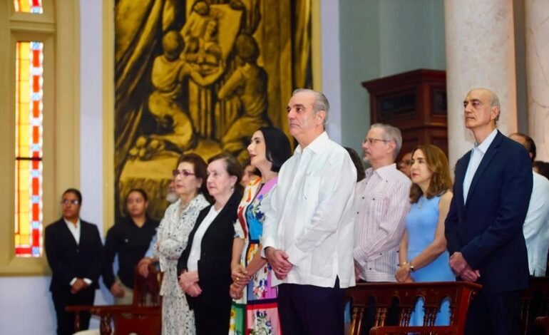 Abinader celebra su cumpleaños con misa de acción de gracias en el Palacio Nacional