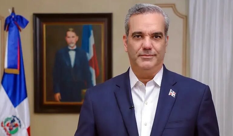 Abinader destaca estabilidad económica, defiende la independencia de la justicia y anuncia nuevas obras públicas