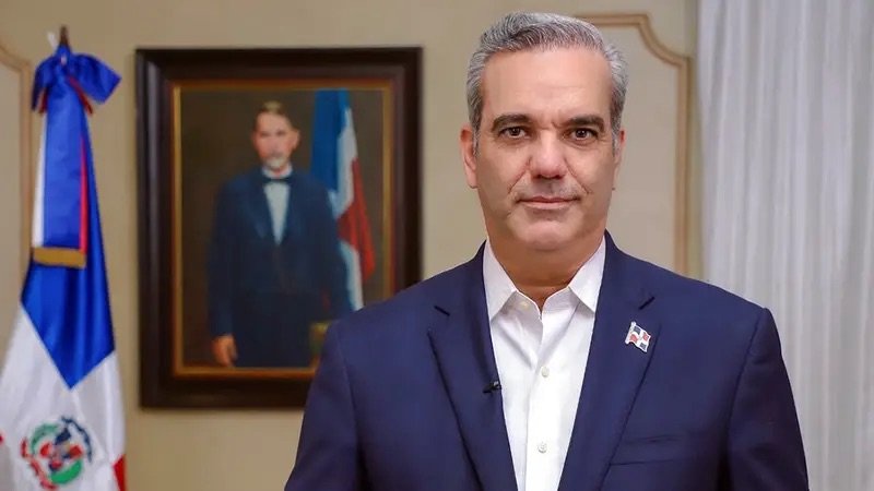 Abinader destaca estabilidad económica, defiende la independencia de la justicia y anuncia nuevas obras públicas