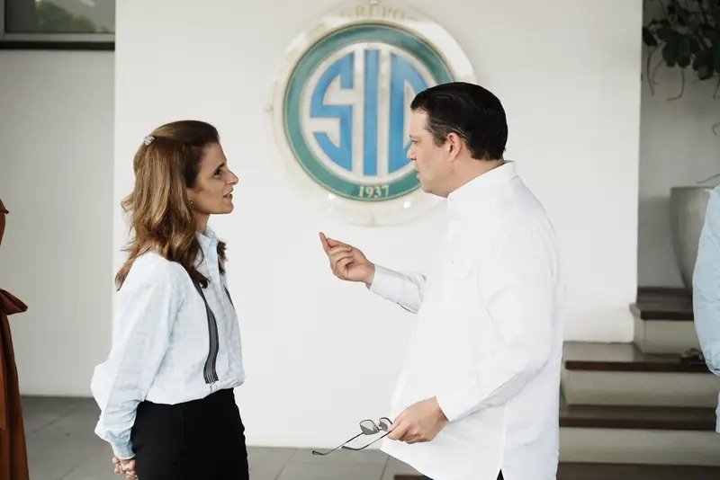 Yayo Sanz visita a ejecutivos de Grupo SID para escuchar inquietudes de la industria nacional