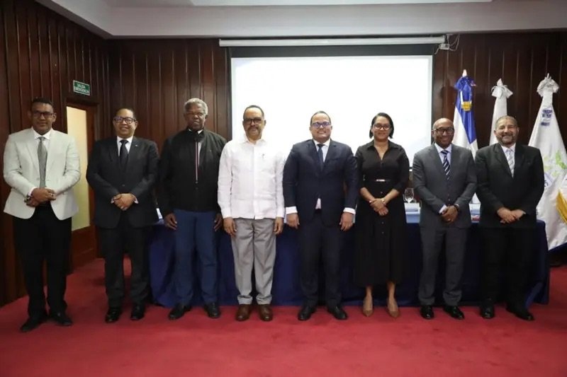 Ministerio de Justicia e ISEEPENC debaten retos del nuevo Código Penal