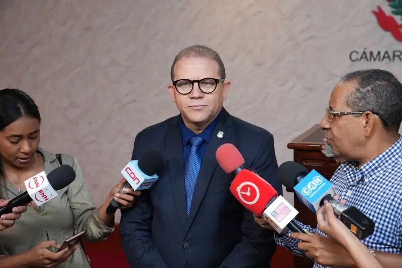 Rafael Castillo afirma que no existen condiciones para aprobar el Código Penal y anuncia informe disidente