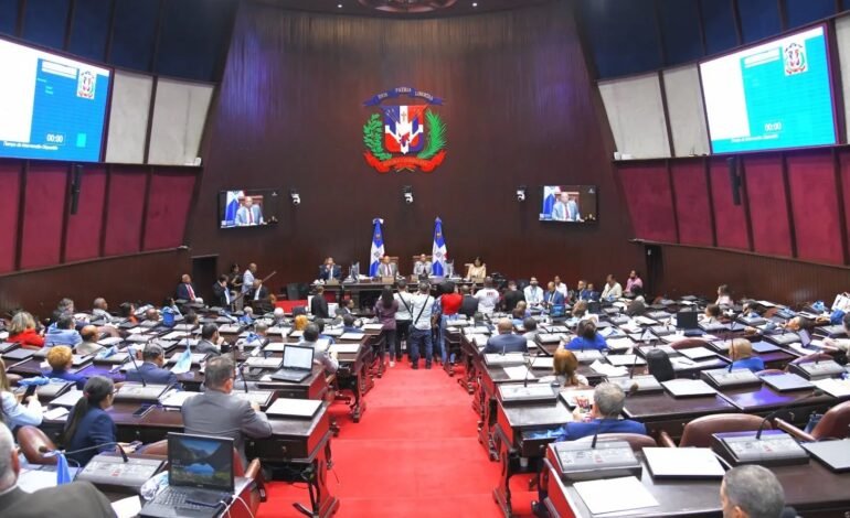 Diputados aprueban Código Penal en segunda lectura con 40 modificaciones