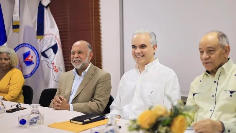 MINERD acuerda con la ADP pago de incentivos a profesores