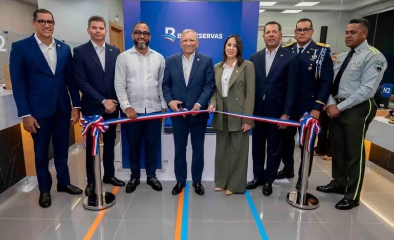 Banreservas inaugura oficina en el Centro de Retención de Vehículos de Pedro Brand