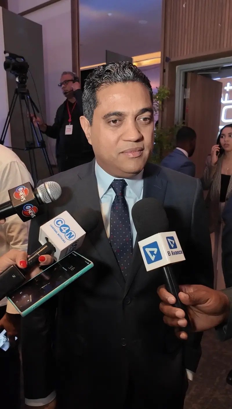 Kelvin Cruz plantea construir una torre de parqueos en el Centro Olímpico