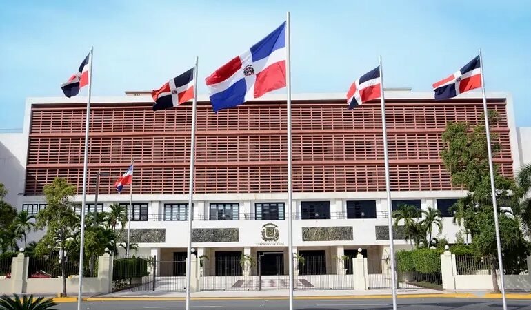 Diputados convierten en ley proyecto que modifica el Presupuesto General del Estado