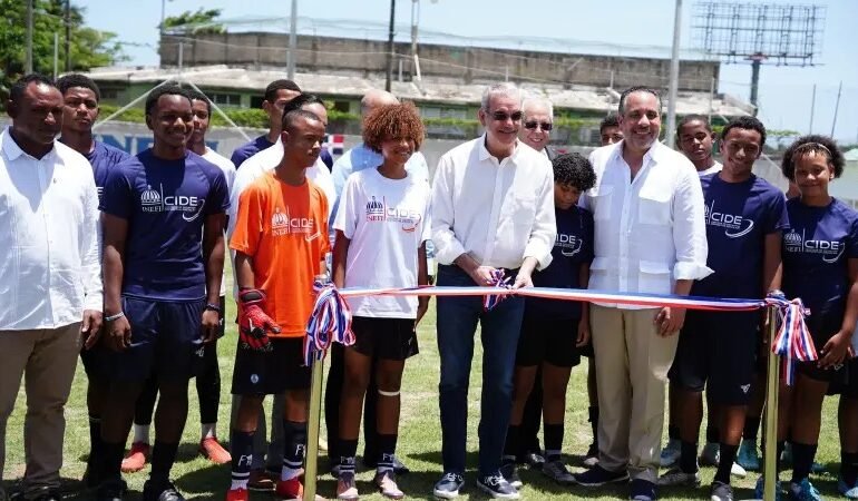 Presidente Luis Abinader y el INEFI fortalecen el deporte escolar con la entrega de moderno complejo deportivo en Hogar Escuela Santo Domingo Savio