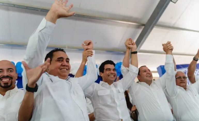 Diputado Orlando Martínez encabeza fuerte respaldo político a Wellington Arnaud en Monseñor Nouel