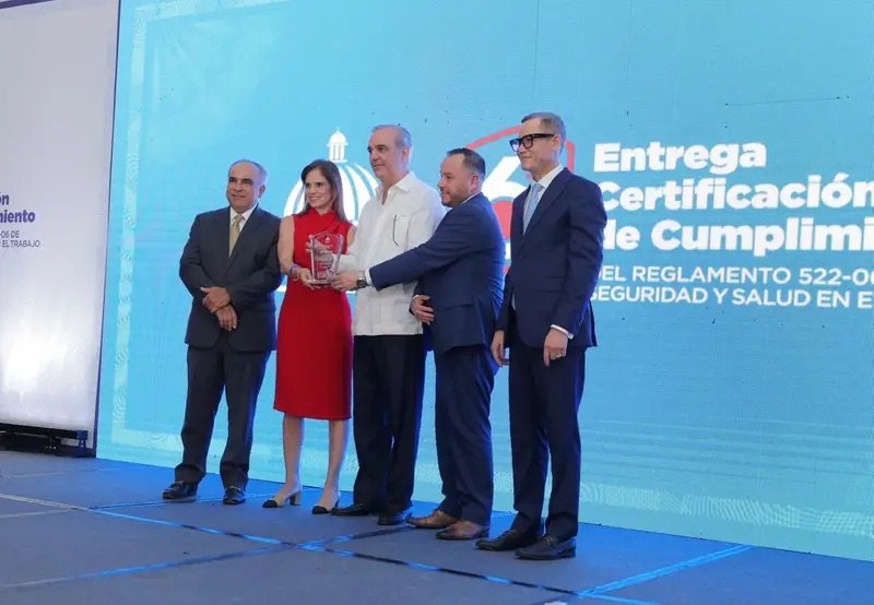 AES Dominicana es reconocida por el Ministerio de Trabajo por la excelencia en sus estándares de seguridad laboral