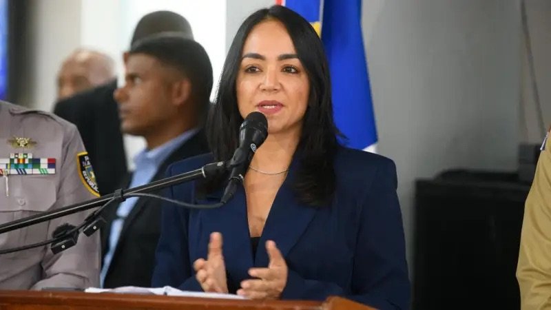 Interior y Policía acoge sentencia del TC sobre restricción de horario para venta de alcohol, pero aclara medida sigue vigente