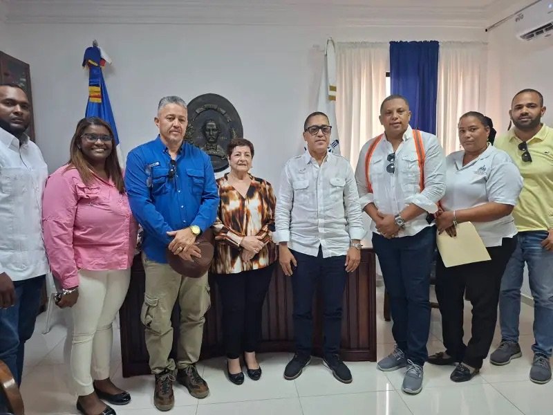 Construcción de nuevas aulas para el nuevo año escolar avanzan de manera acelerada en El Seibo y La Romana