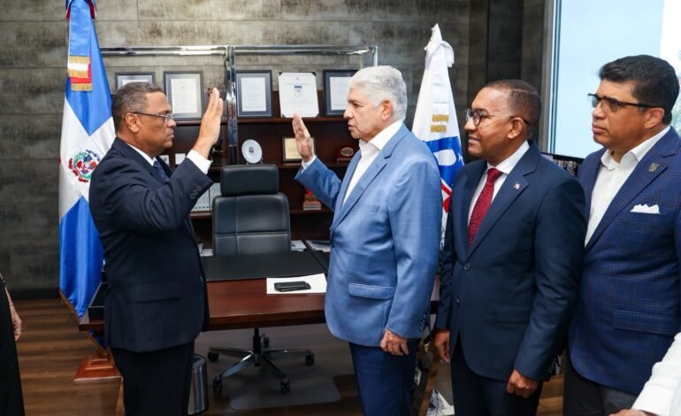 Mérido Torres Espinal asume como nuevo director del Departamento Aeroportuario