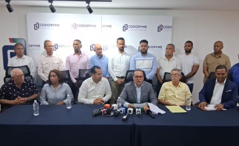 ADOCALZA defiende la fabricación nacional y respalda mecanismos implementados por INABIE junto a la DGCP