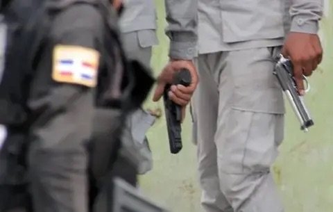 Profundizan investigación por muerte de mujer herida de bala en plaza comercial