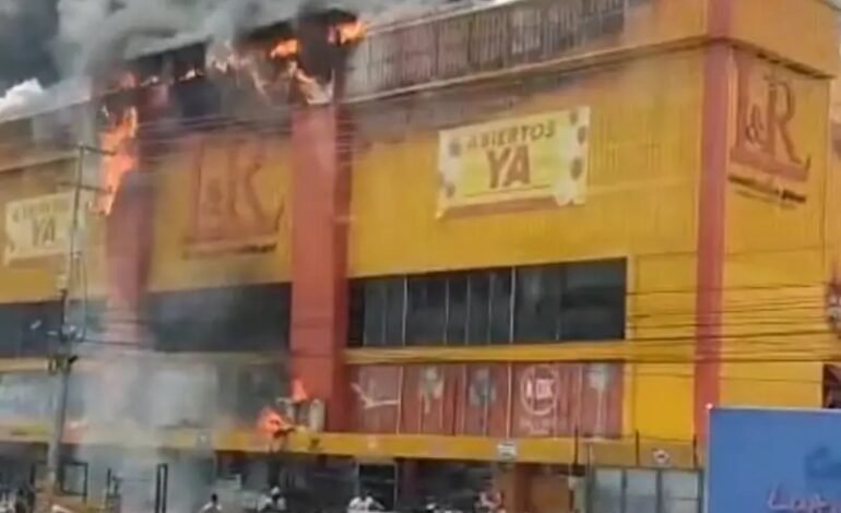 Se incendia otro L&R comercial Descuido o propósito?