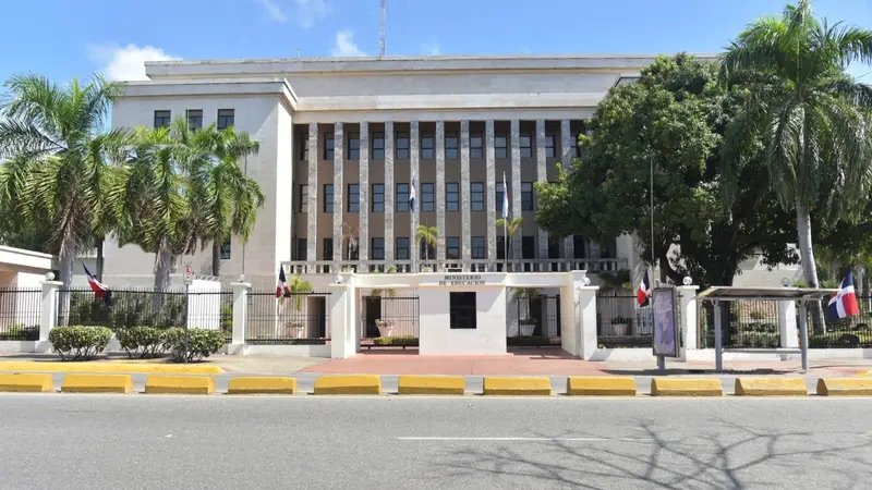 Minerd inicia pago de unos RD$9,000 millones a maestros por Evaluación de Desempeño