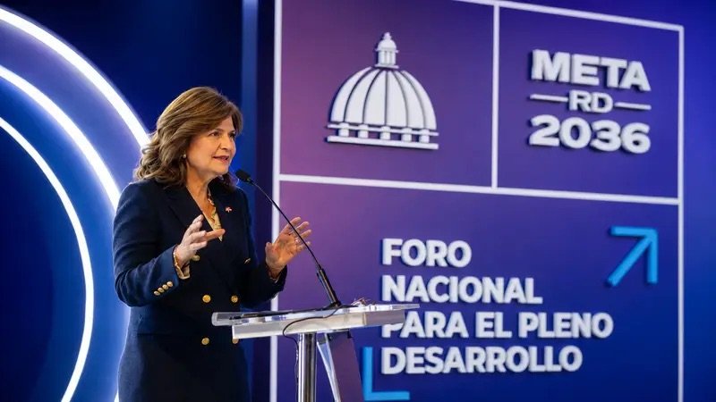 Raquel Peña destaca crecimiento económico y llama a preparar el talento que demandará el futuro