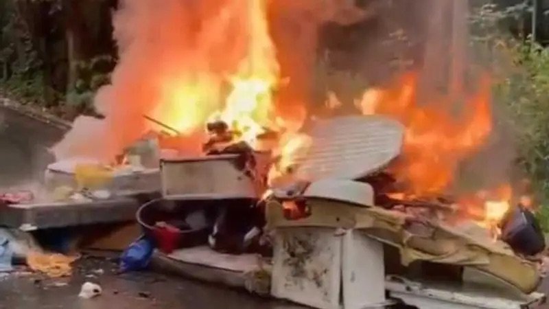 Comunitarios expulsan a haitianos y queman pertenencias tras asesinato de agricultor en Espaillat