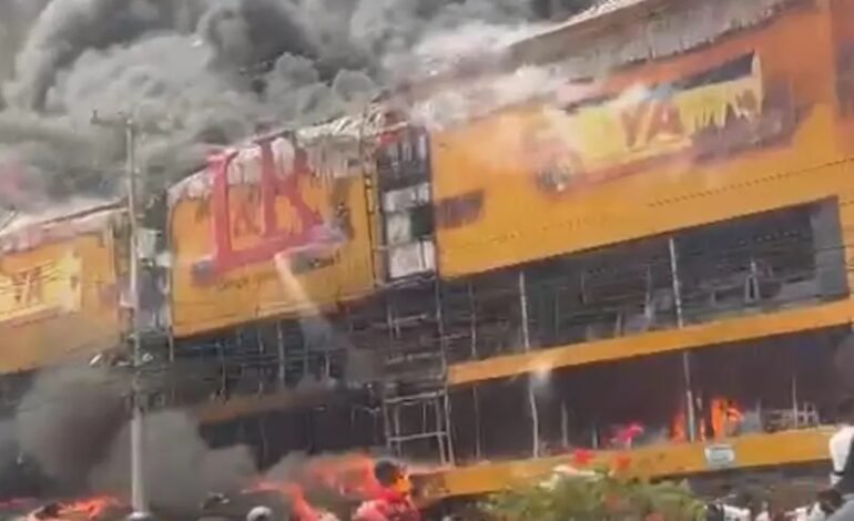 L&R se pone a disposición de las autoridades tras incendio en sucursal de Las Américas
