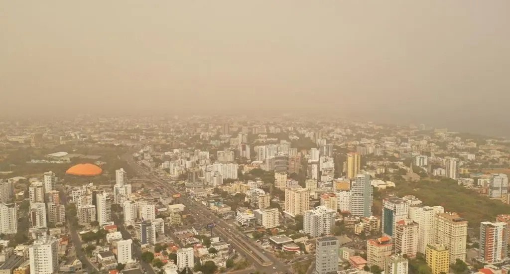 Polvo del Sahara limita lluvias y mantiene el calor; aguaceros retornan el domingo