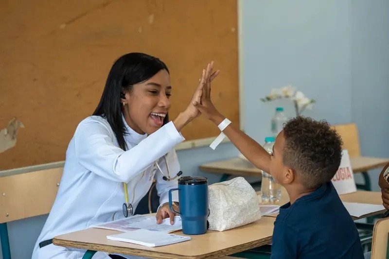 Aseopna lleva jornada integral de salud a niños, niñas y adolescentes de la familia policial