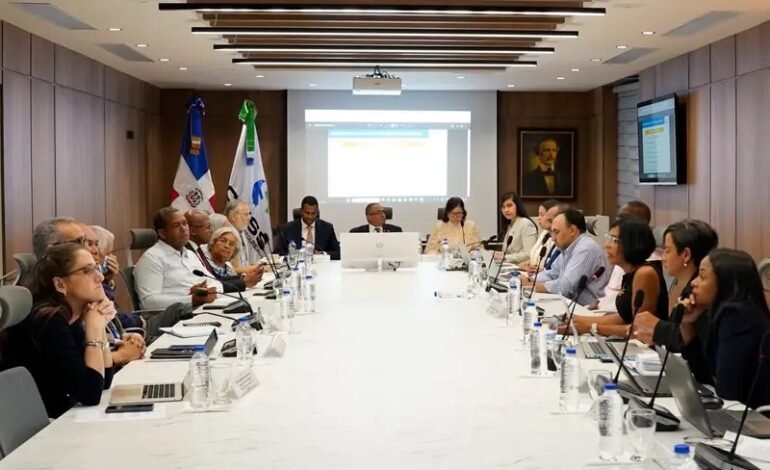 CNSS evalúa propuesta para la creación de un Fondo de Medicamentos de Alto Costo
